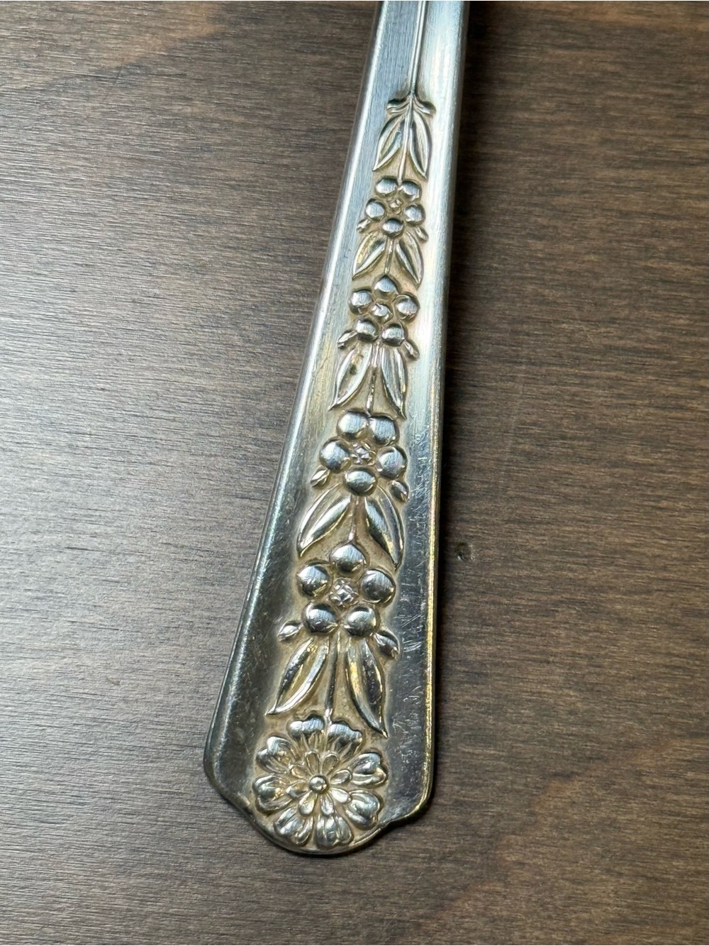 Meriden Delight Lot Of 2 Silverplate Serving
Spoons International Floral 1928 - Picture 2 of 4